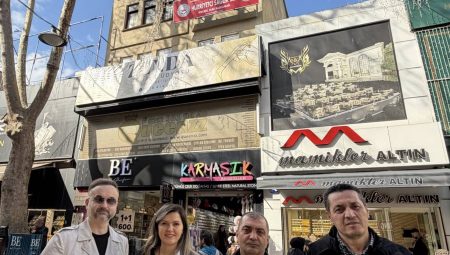 Hürriyetçi Sağlık-Sen Tabelası Asıldı